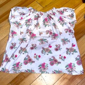 White T-shirt, with flowers